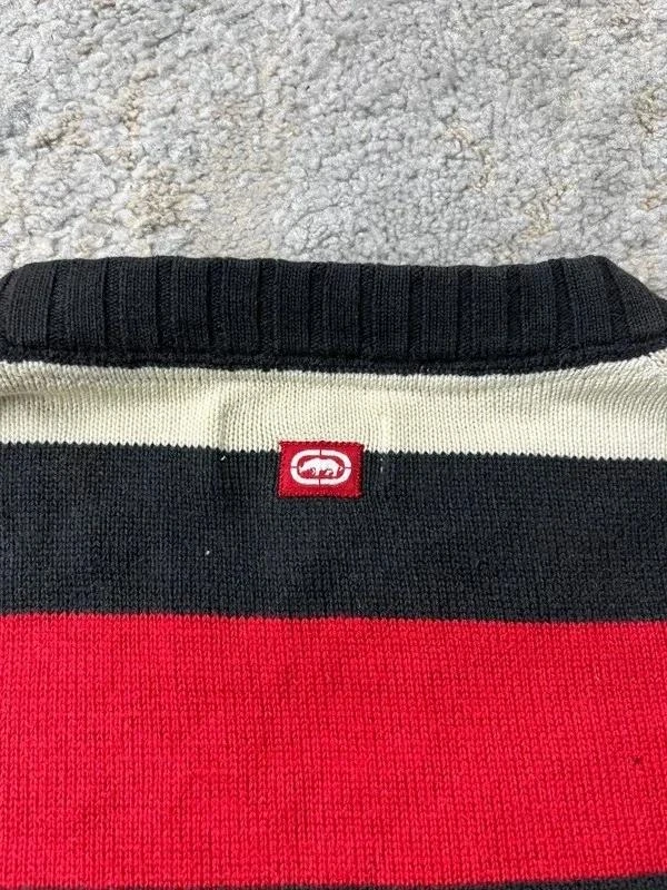 Suéter de gola redonda com estampa de listras pretas e vermelhas Retro Ecko unltd. Masculino tamanho M – photo 9
